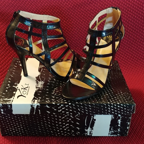 Black Gladiator Heels - Picture 1 of 2